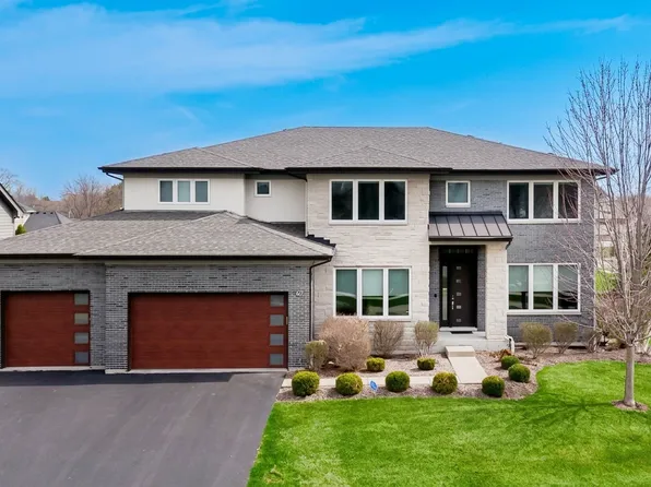 32 N Acacia Dr, Hawthorn Woods, IL 60047