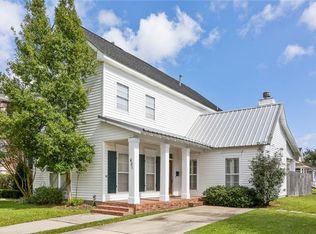 621 Ridgewood Dr, Metairie, LA 70001