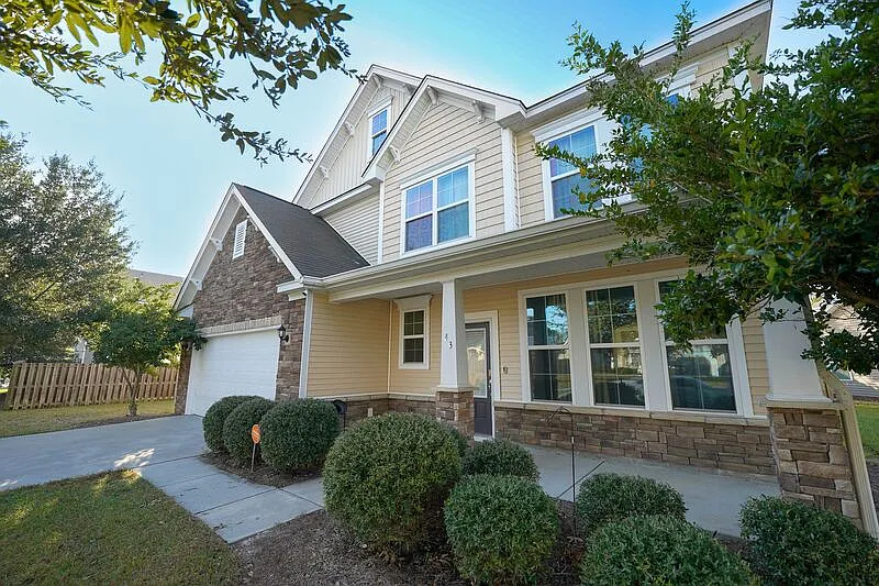 4 bed, 2.5 bath, 2311 sqft, $2,500 — Photo 4