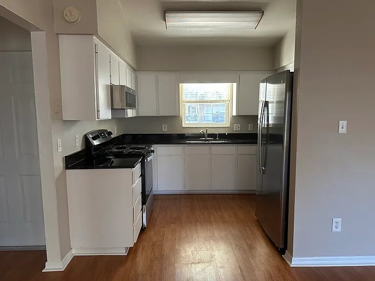 25306 SW 16th Ave — Photo 8