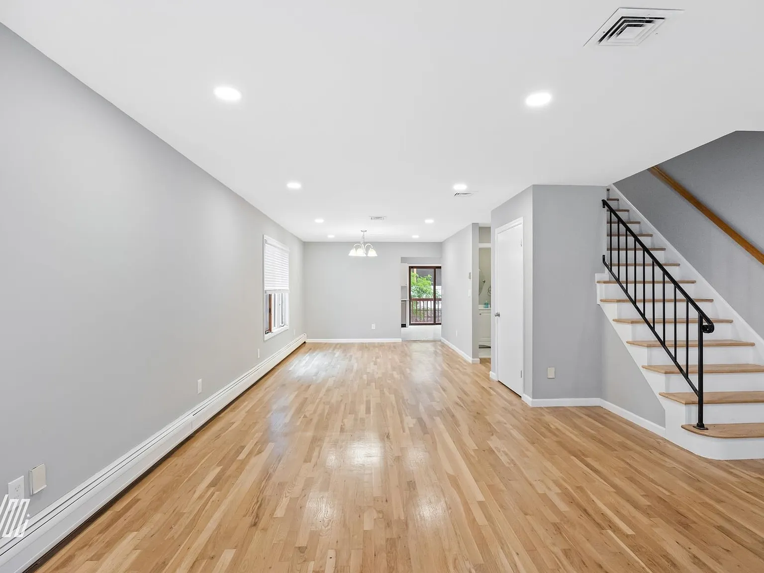 3 bed, 3.5 bath, $4,100 — Photo 3