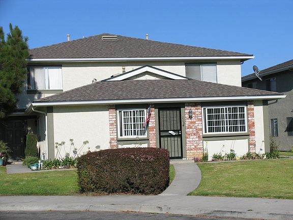 2nd image of 1124 Acadia Pl