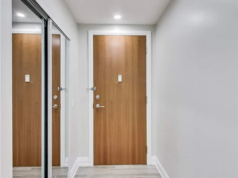 2800 Keele St #304 — Photo 17
