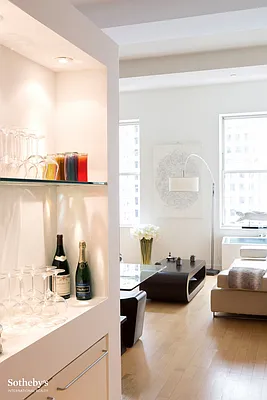 Sold by Sotheby's International Realty | media 36