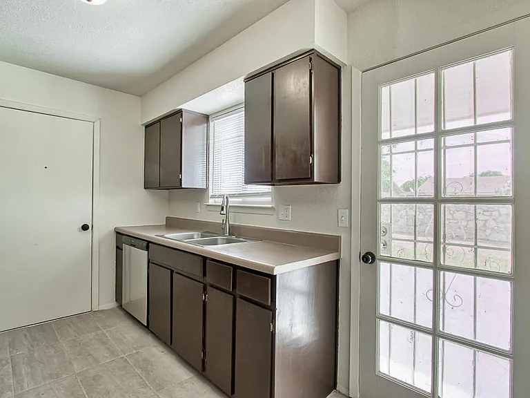 10720 McAllen Pl — Photo 17