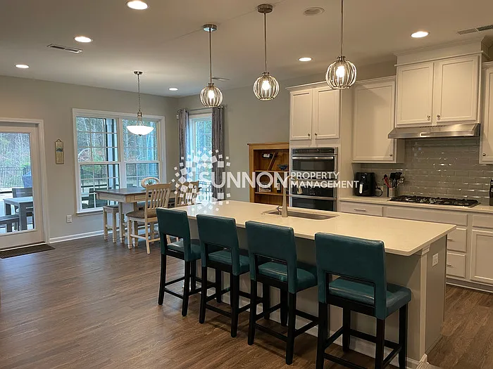4 bed, 3.0 bath, 3217 sqft, $3,195 — Photo 3
