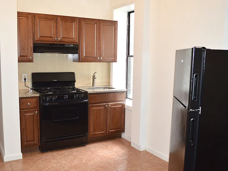 217 S 3rd St #16 — Photo 1
