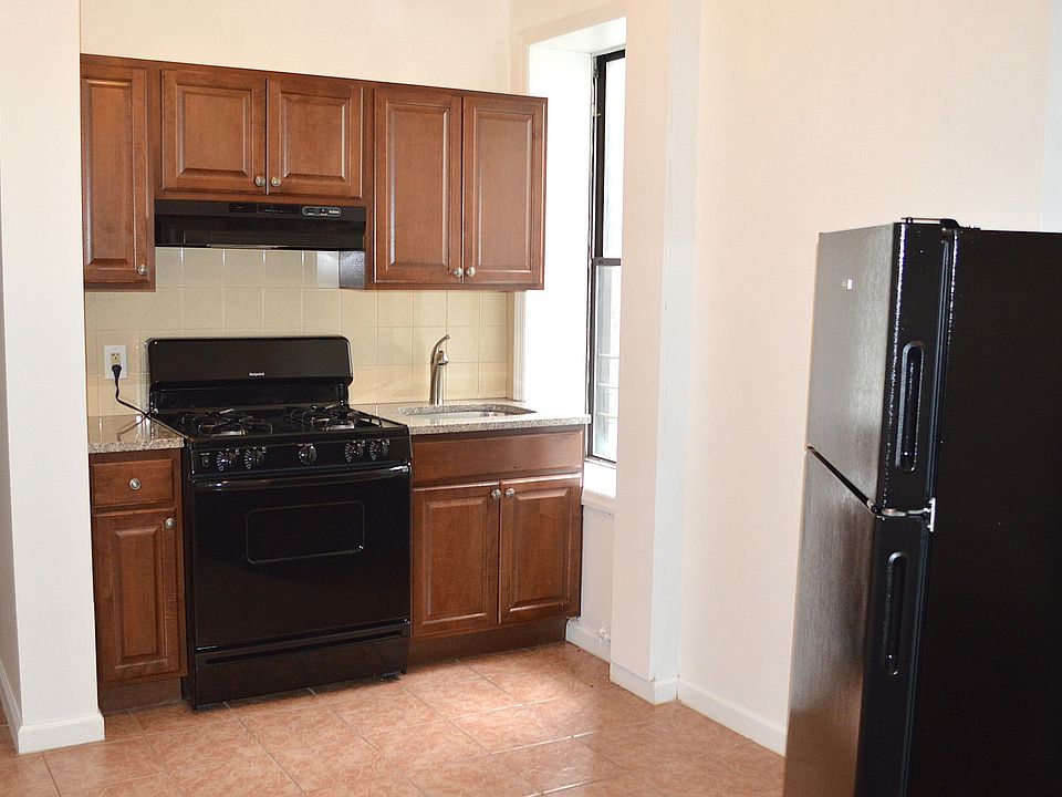 1st image of 217 S 3rd St APT 16