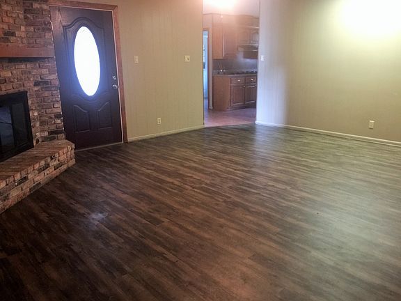 3rd image of 1315 Verna Dr