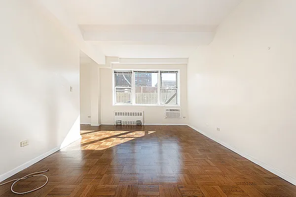 Rented by PMG Real Estate  | media 4