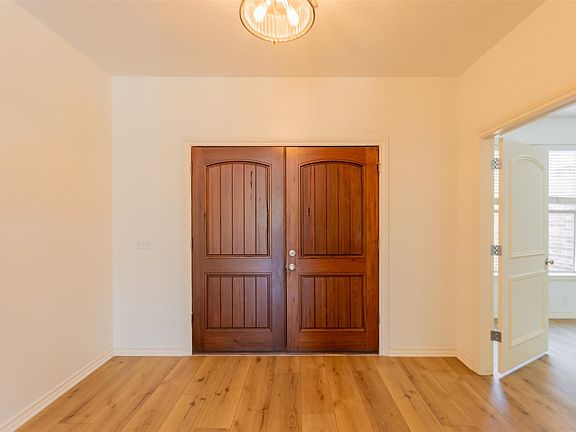 5th image of 5009 S Range Rd