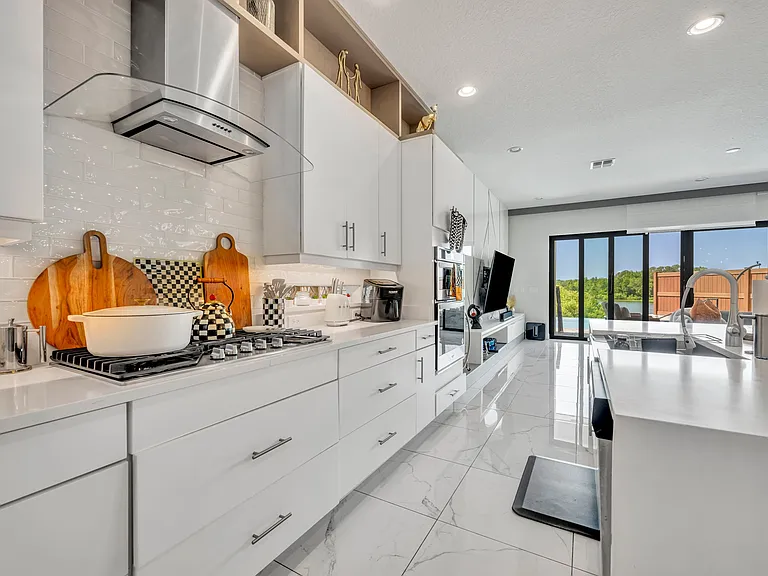 7613 Toscana Blvd — Photo 18