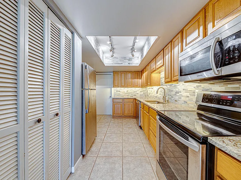 1241 Saint Andrews Dr — Photo 9