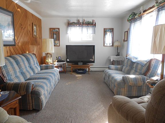 3rd image of 129 Oak Ln