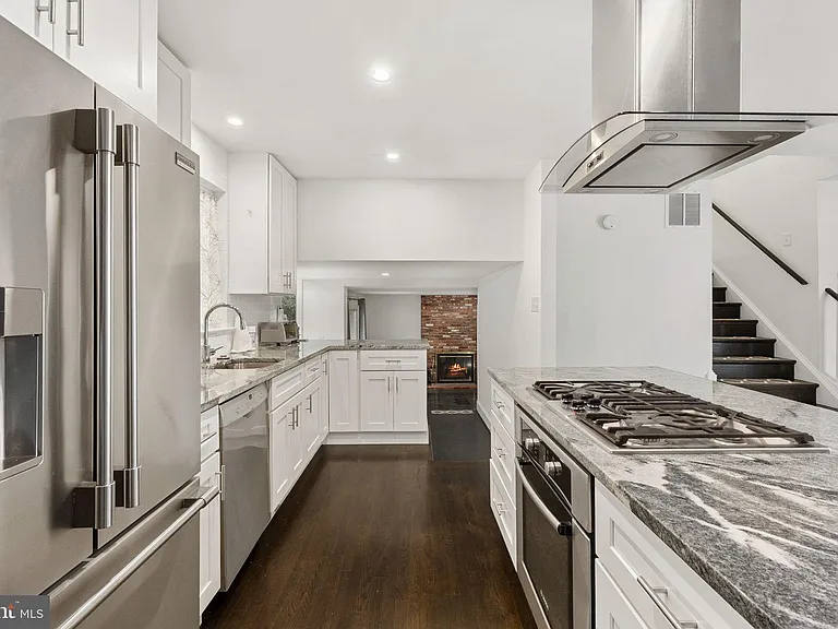 6901 Murray Ln — Photo 22