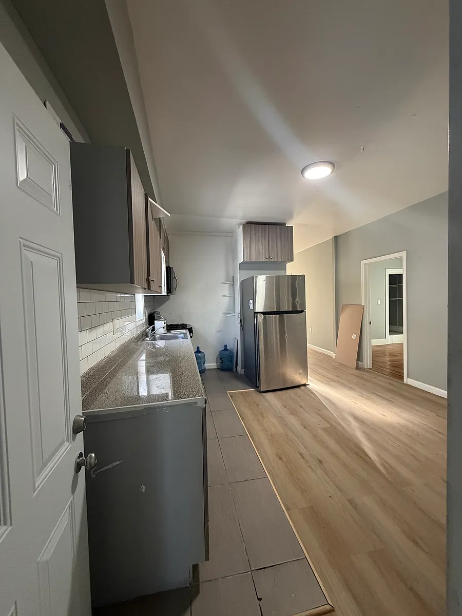 Building Photo - 65-67 Robin St #2