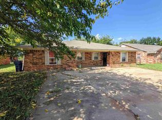 113 Chickasaw Dr, Comanche, OK 73529