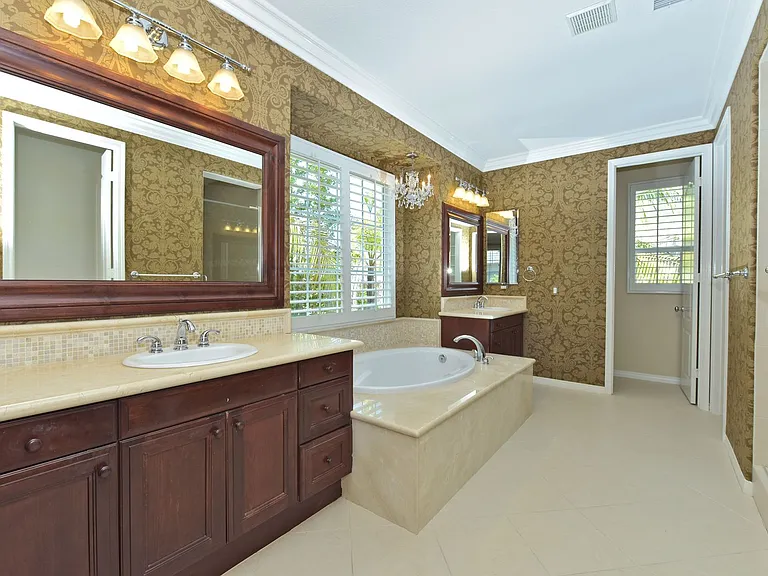 6941 Waters End Dr — Photo 19