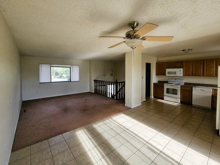 1617 Centaur Cir — Photo 4