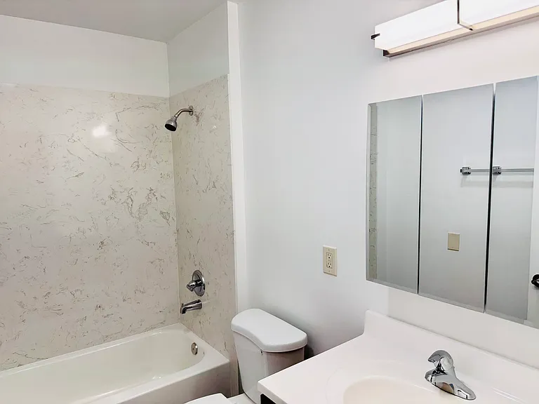 63 Cathcart Ave — Photo 24
