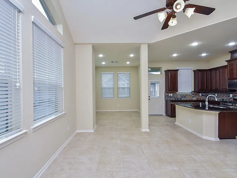23322 Del Rosso St — Photo 5