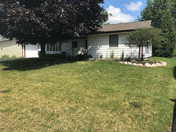 2nd image of 10306 Hilltop Dr