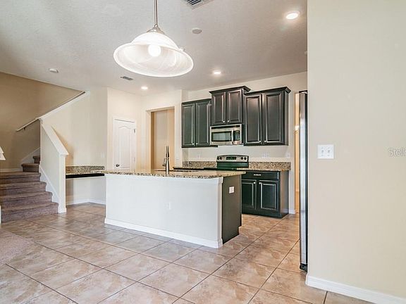 4th image of 2720 Garden Falls Dr