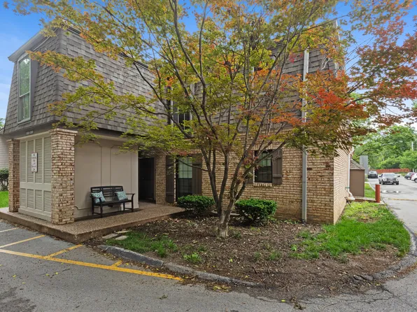 5191 W 75th St, Prairie Village, KS 66208