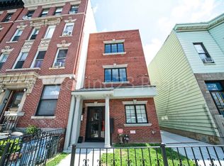 32-27 35th St #1, Astoria, NY 11106