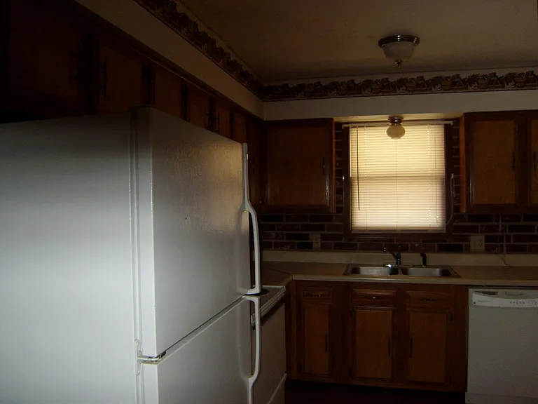 49 1/2 Meadowview Dr — Photo 2