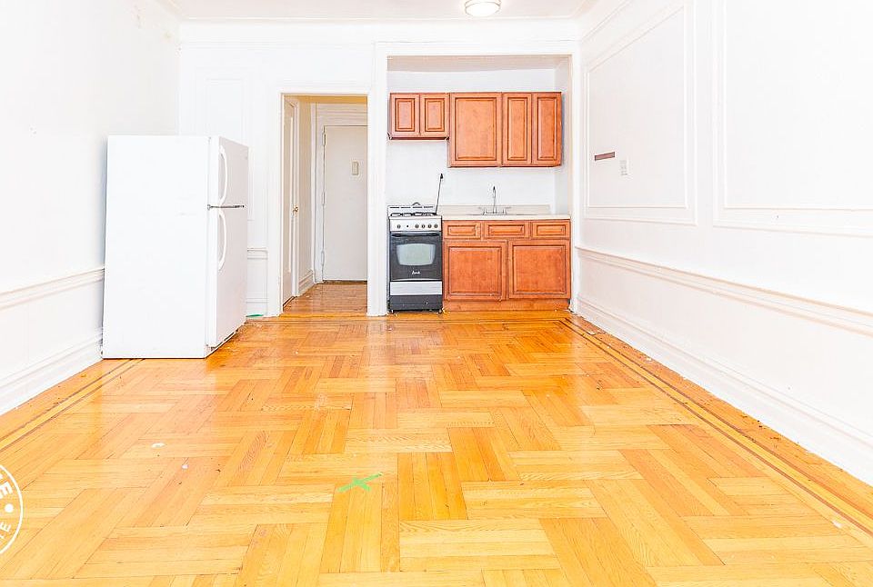 1st image of 377 Montgomery St #B155