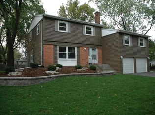 408 Buckeye Dr, Naperville, IL 60540