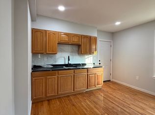 78 Hollis St #3, Worcester, MA 01610
