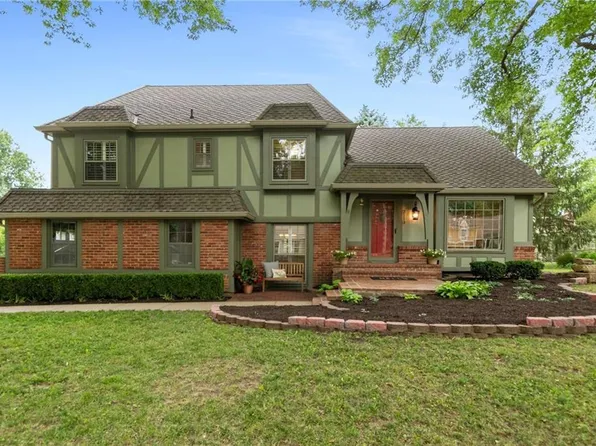 2113 W 120th St, Leawood, KS 66209