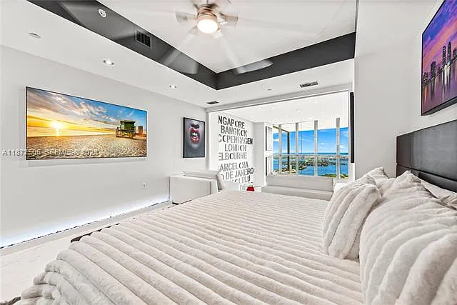 1100 Biscayne Blvd #LPH6105 — Photo 22