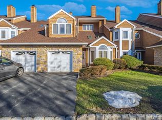 94 Kingswood Ct, Edison, NJ