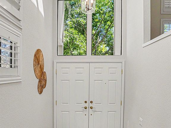 2nd image of 1827 Lamplight Ct