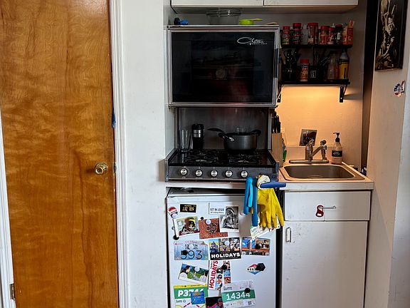 3rd image of 300 8th Ave APT 5O