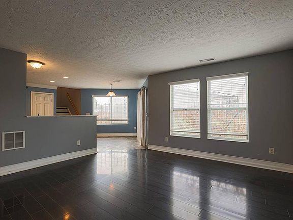 3rd image of 5506 Windsor Ct