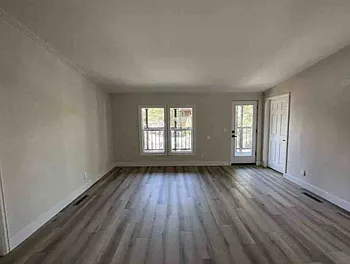 3 bed, 1235 sqft, $2,400 — Photo 4