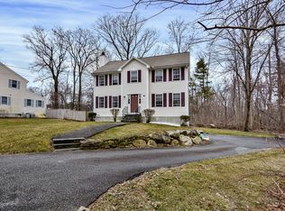 7 Van Norden Rd, Burlington, MA 01803