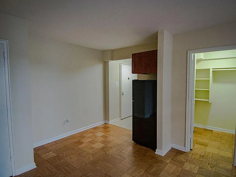 35 E St NW — Photo 5