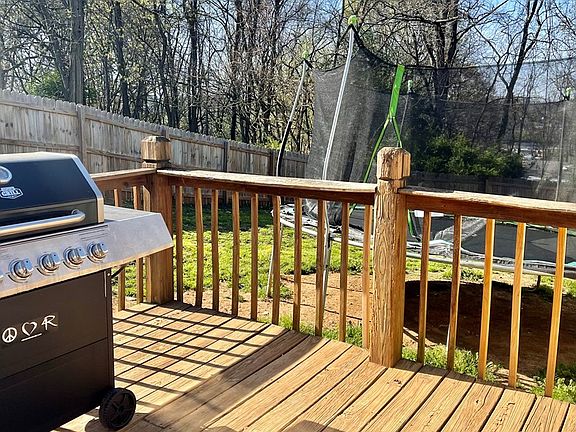 4th image of 1724 Cottage Hill Cir