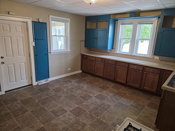 2nd image of 828 N 1st Ave #L