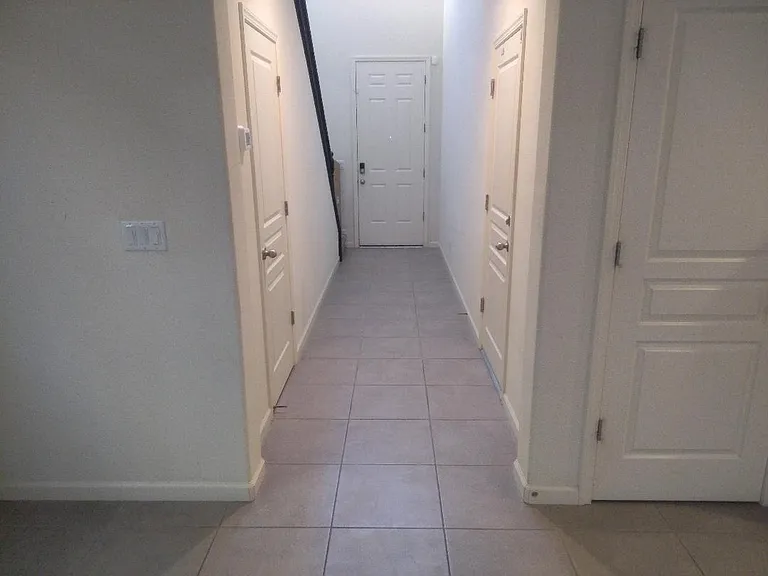 6044 E Bishop Ln — Photo 4