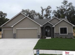 2214 N 188th Ter, Elkhorn, NE 68022