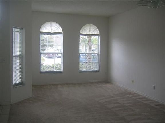 3rd image of 2411 Siward Ave