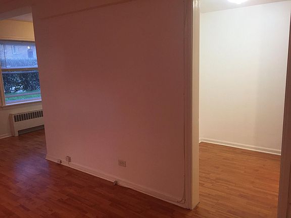 5th image of 7220 N Claremont Ave