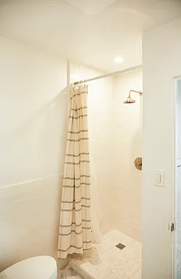 Rented by SPORN GROUP LLC | media 32