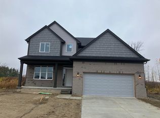 71515 Sarah Dr, Romeo, MI 48065